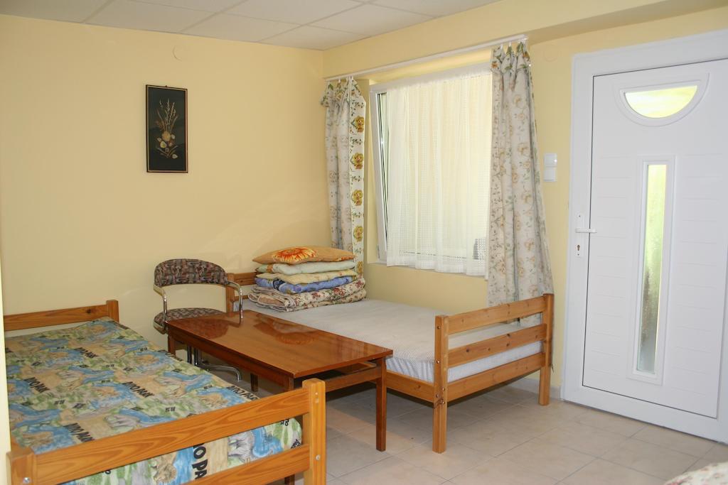 Hotel Osrodek Wypoczynkowy Jelonek Wolsztyn Zimmer foto